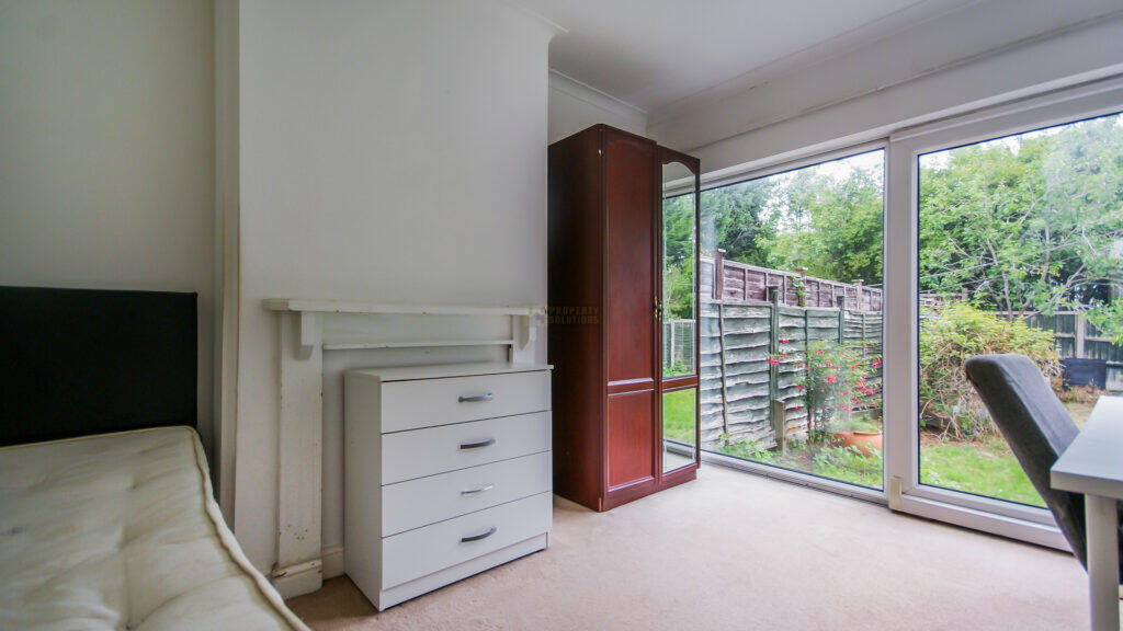 4 bedroom semi-detached house for rent