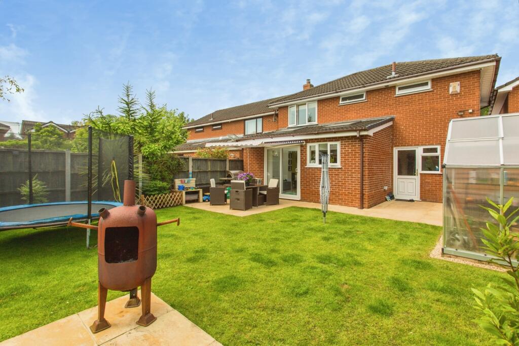 Fernleigh, Leyland, Lancashire, PR26 - View 4