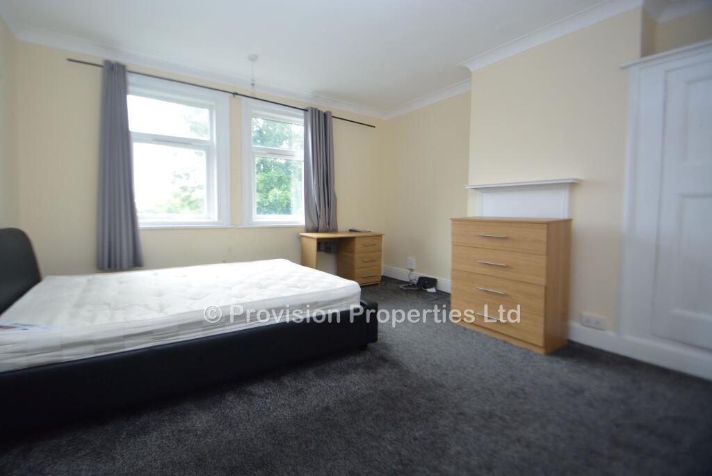 7 bedroom semi-detached house for rent