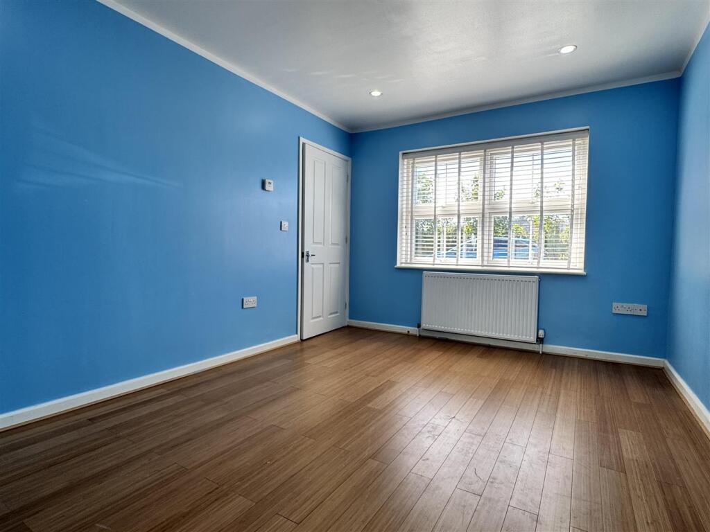 House in Lewes, Newhaven - View 2