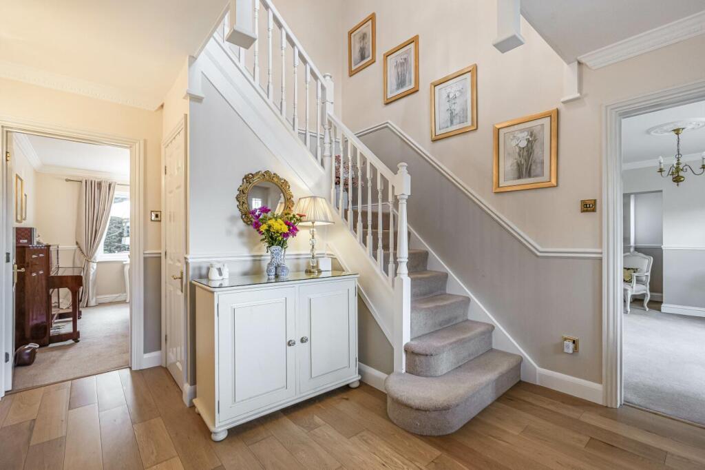 House in Broxbourne, Goffs Oak - View 5