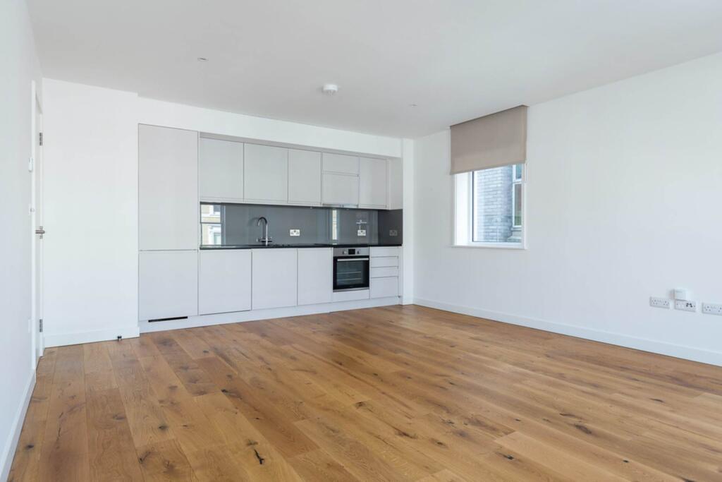 Main image of property: Kentish Town Rd, London NW5