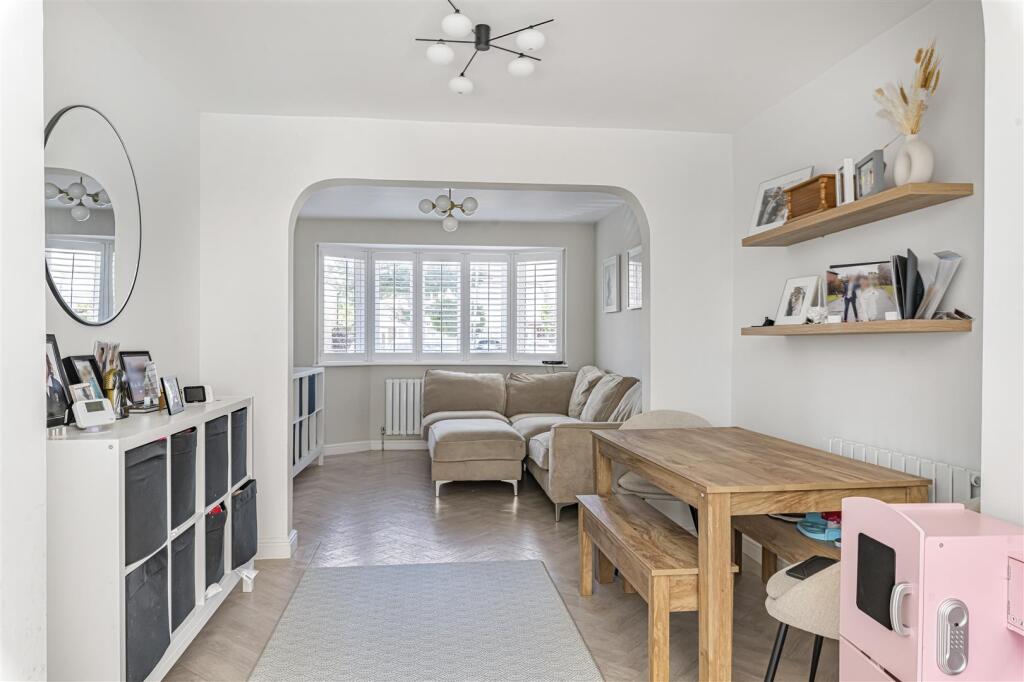 House in Sidcup, Falconwood - More