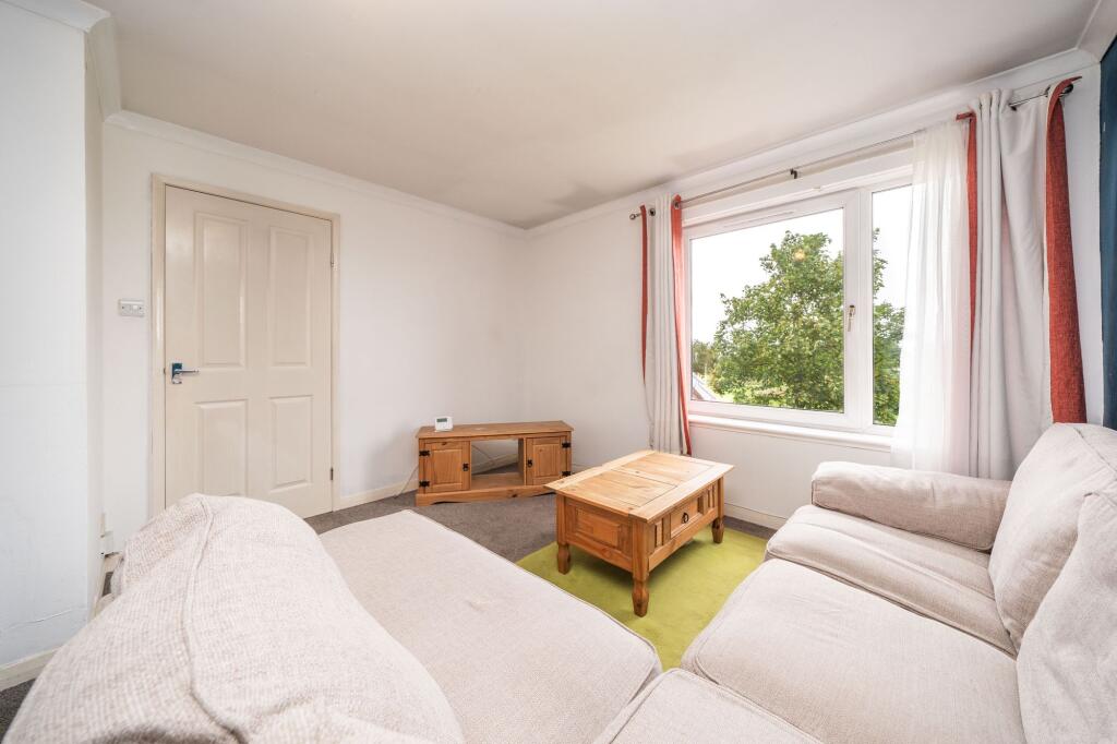 Apartment in Edinburgh, West Lothian - View 2