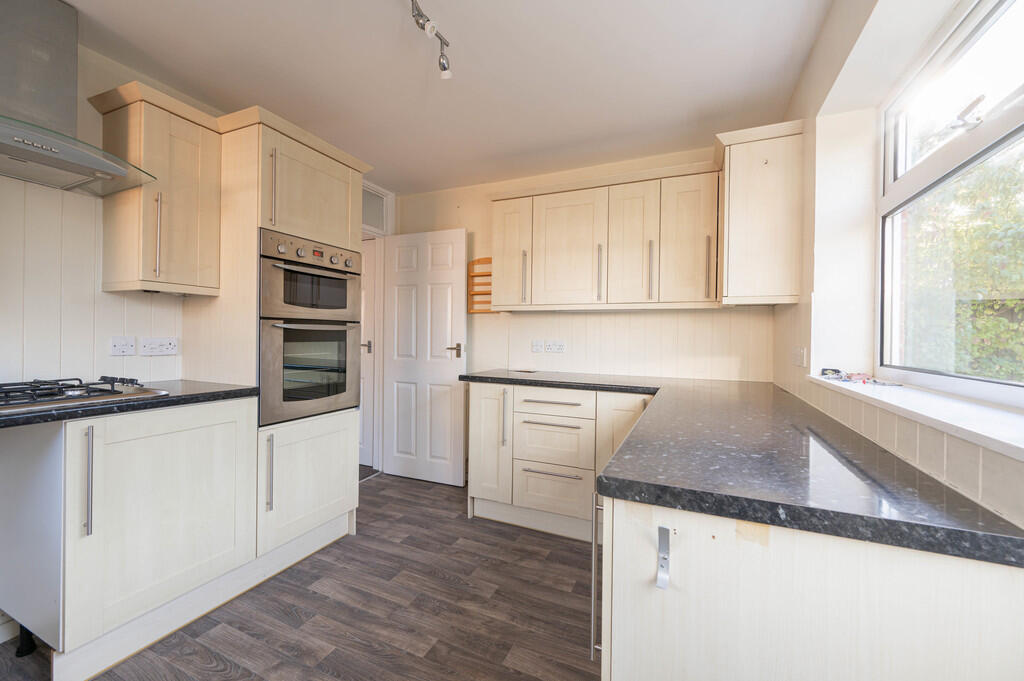 Chatsworth Crescent, Felixstowe photo 2