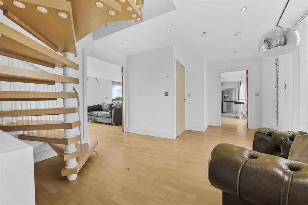 4 bedroom penthouse for rent
