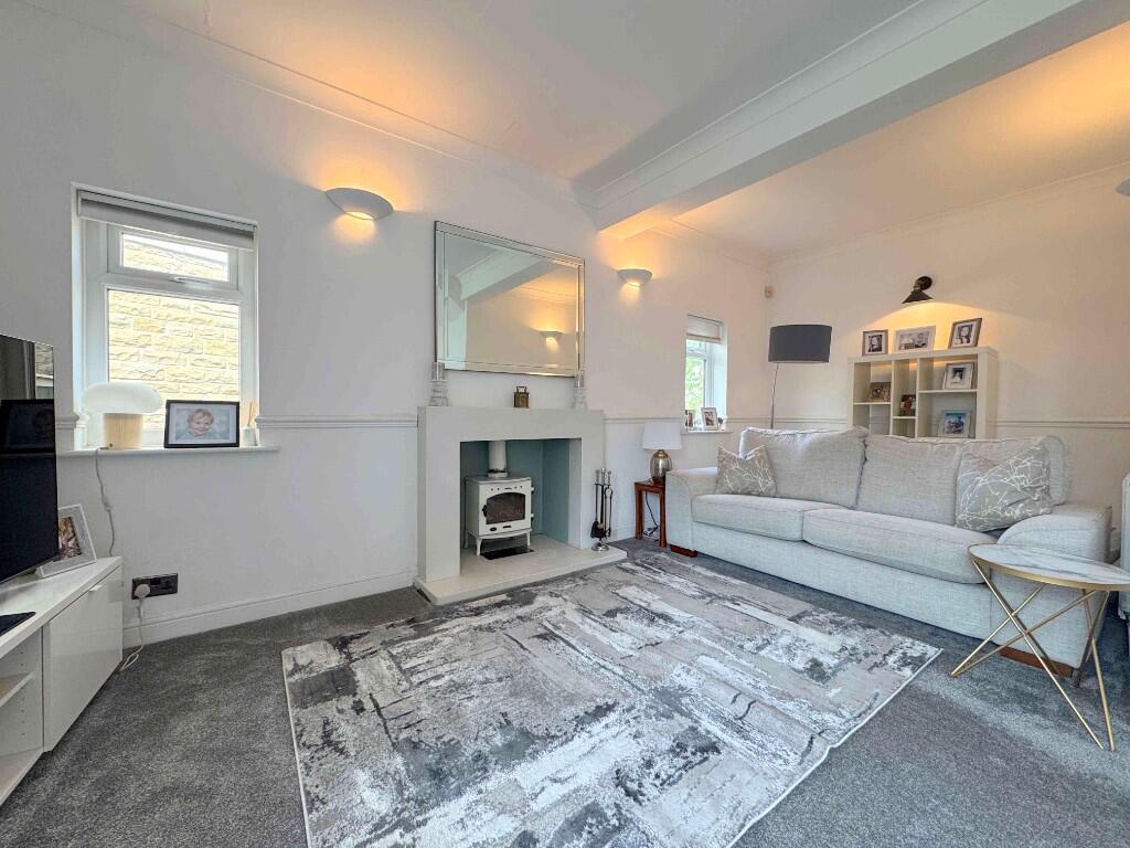 7 Sunnydale Avenue, Rastrick, HD6 3ES photo 3