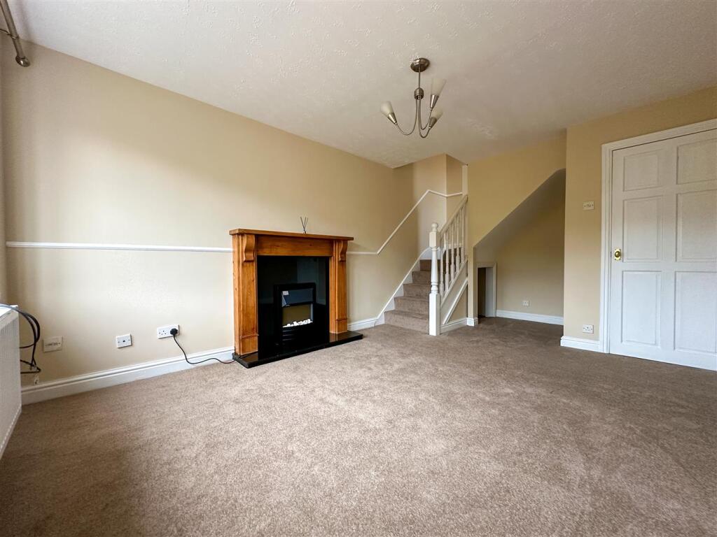 House in Stoke-on-Trent - View 3