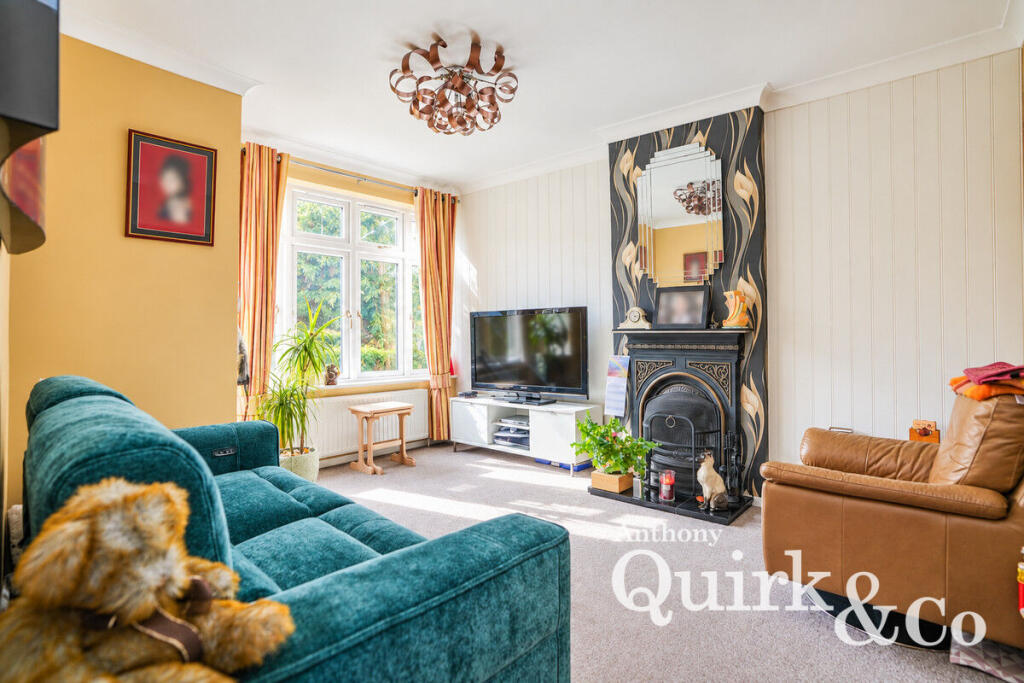 House in Southend-on-Sea - View 2