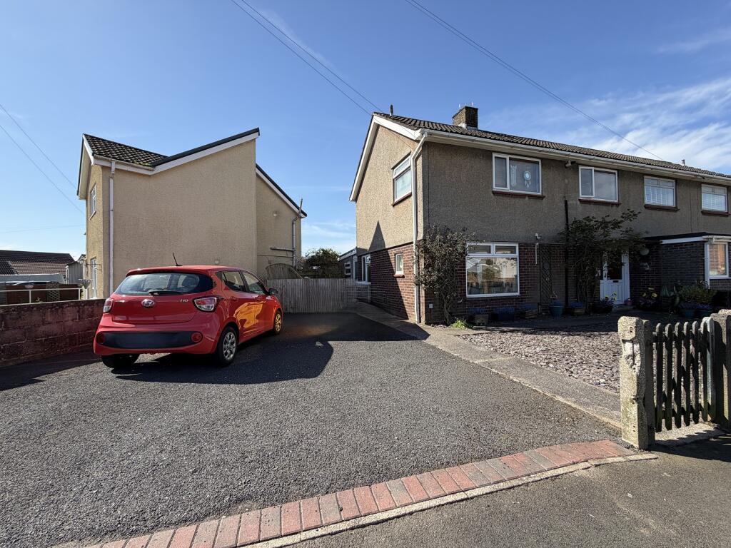 Main image of property: Meadway, Rogiet, Caldicot, Mon. NP26 3SA