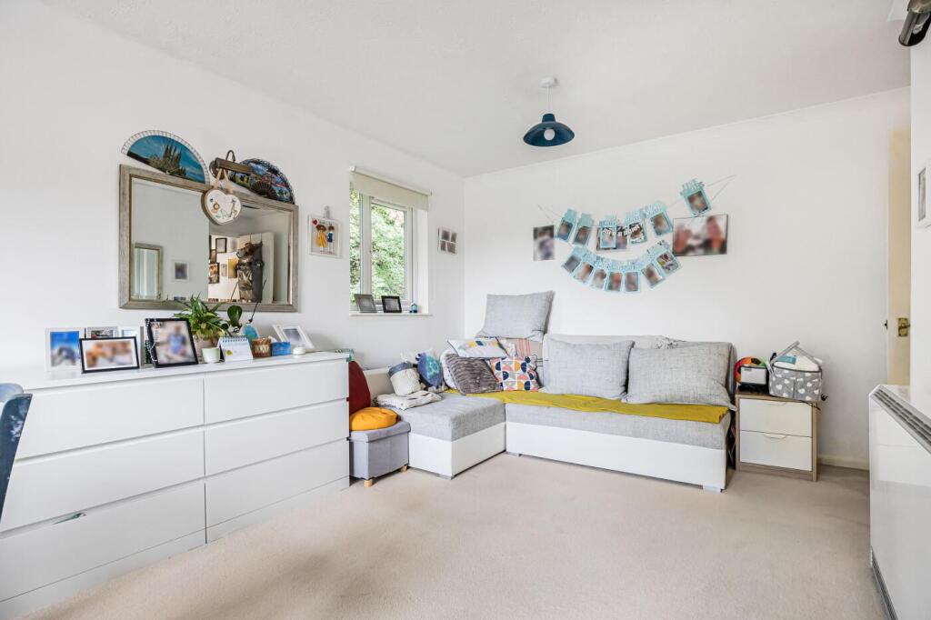 Apartment in Reading - View 4