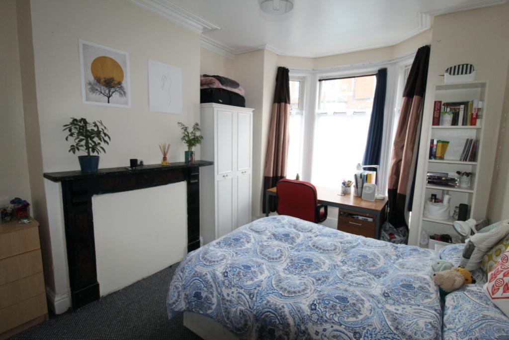 6 bedroom terraced house for rent