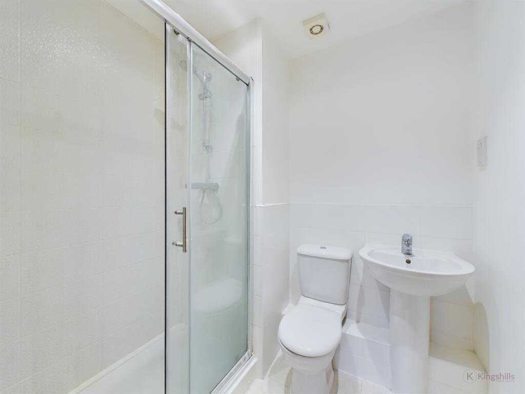 Apartment in Hemel Hempstead - View 5