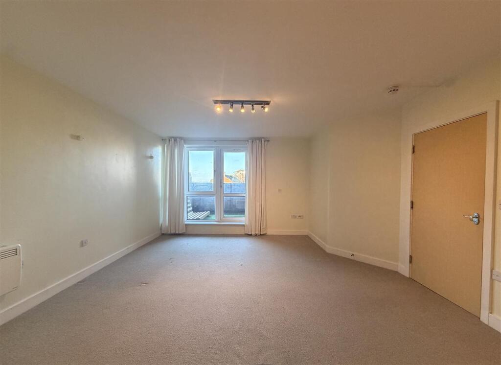 Apartment in Southampton - View 2