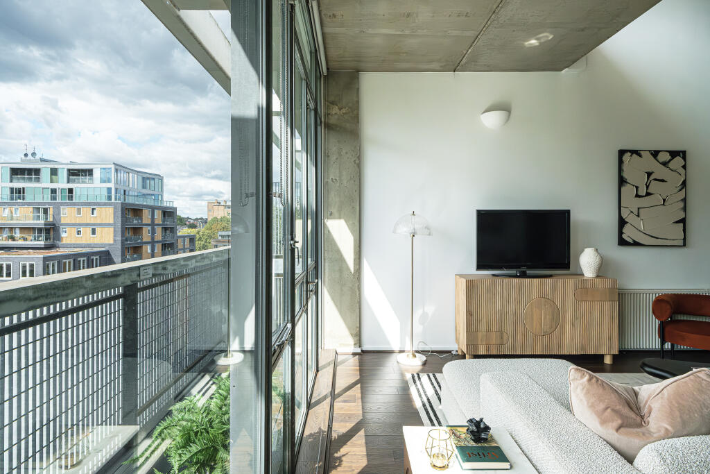 Apartment in London - View 5