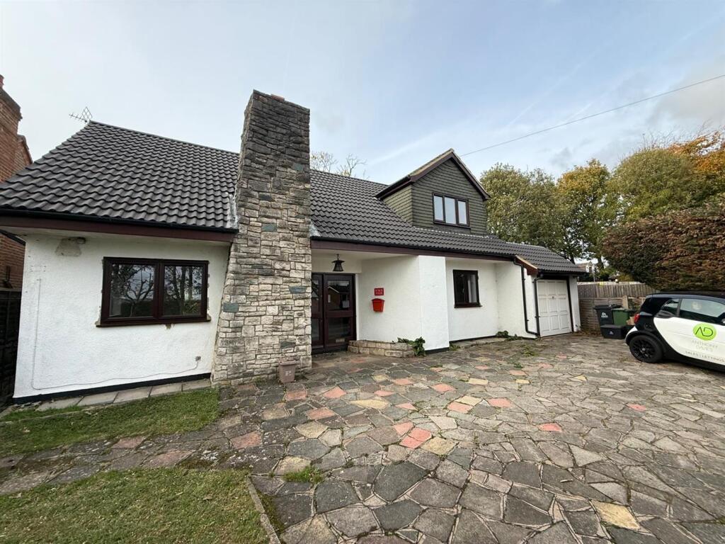 Main image of property: Park Lane, Broxbourne