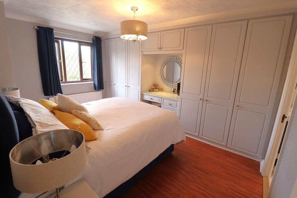House in Rochford, Rayleigh - View 5