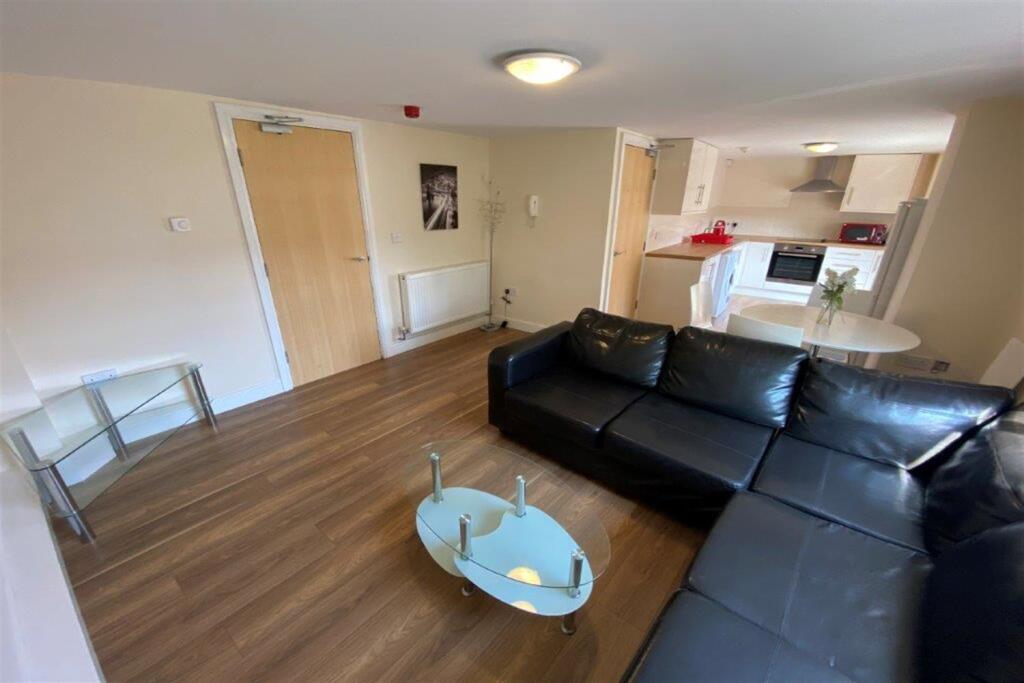 Apartment in Nottingham - View 5