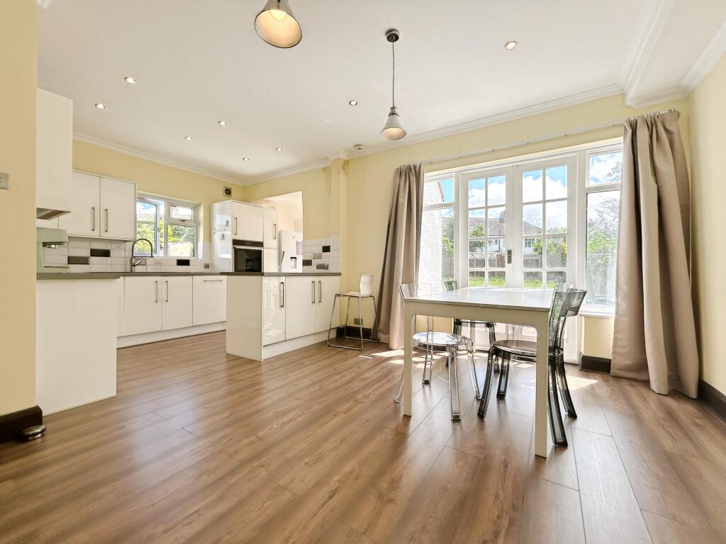 Main image of property: Brockenhurst Way, London, SW16