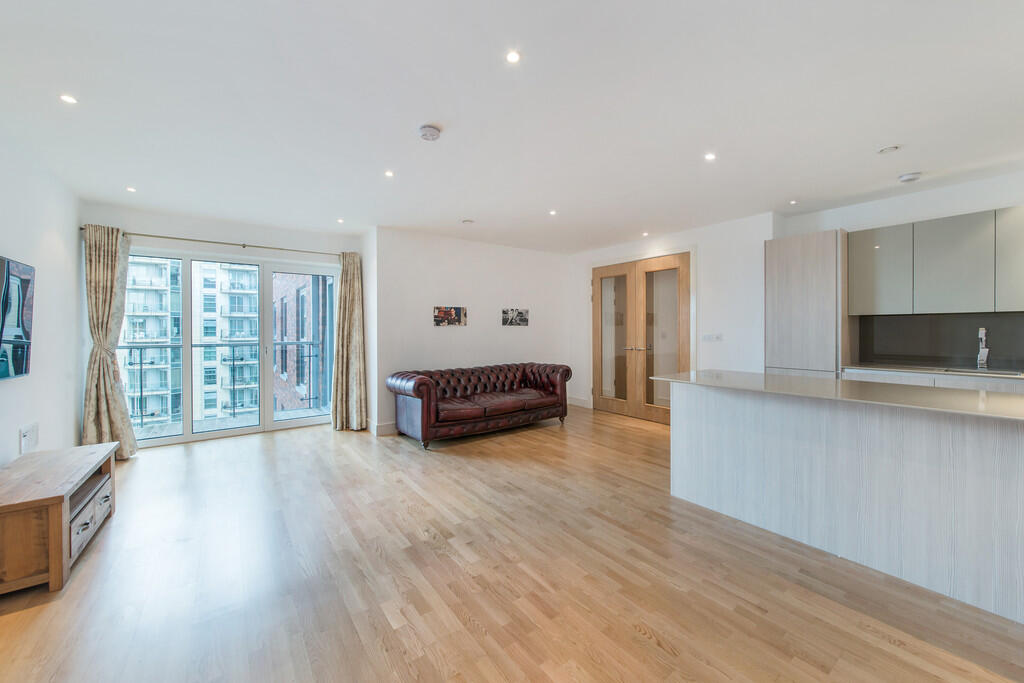 Main image of property: Spinnaker House, Battersea Reach