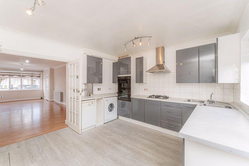 House in Waltham Cross - View 2