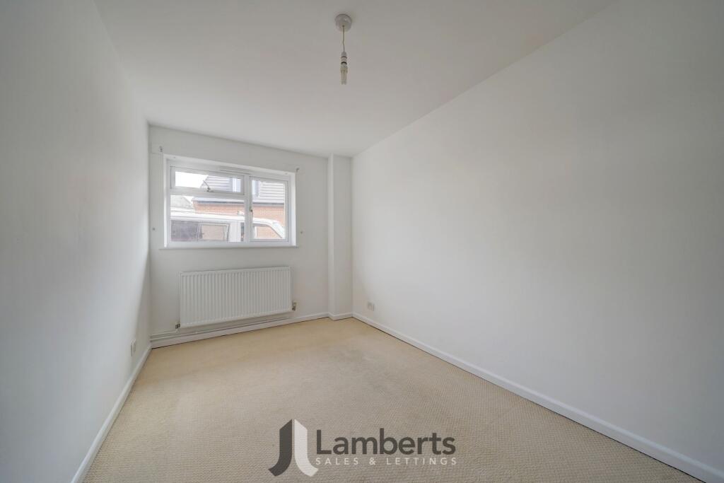 Apartment in Evesham, Hampton - View 4