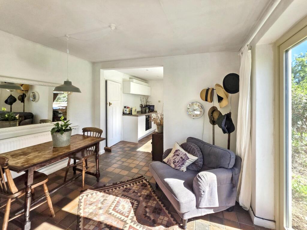 House in East Grinstead, West Hoathly - More