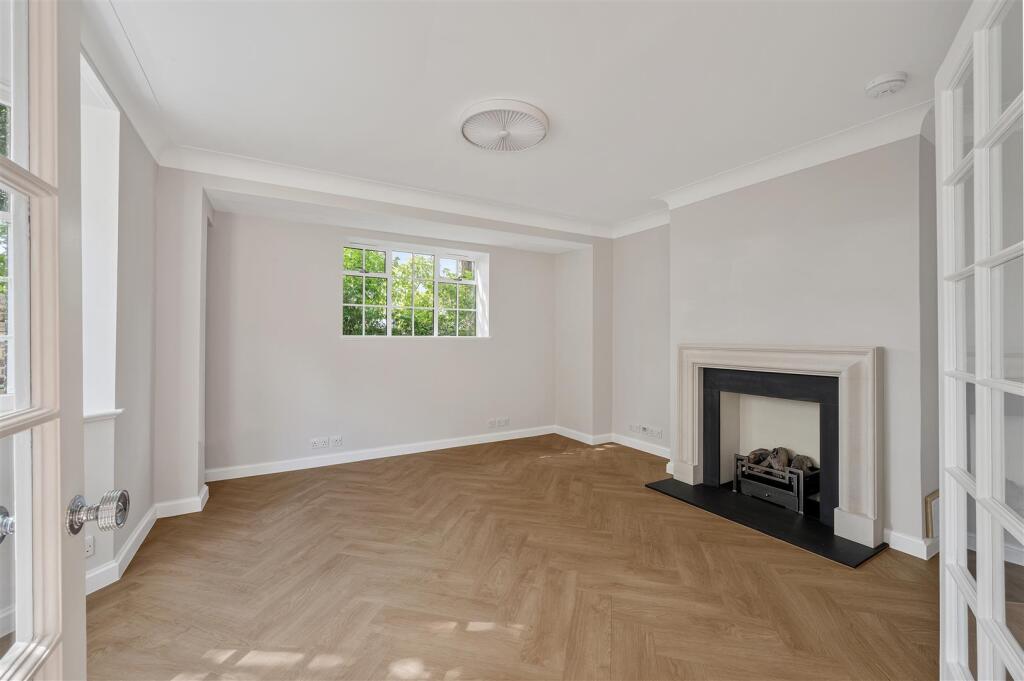 Apartment in London - View 3