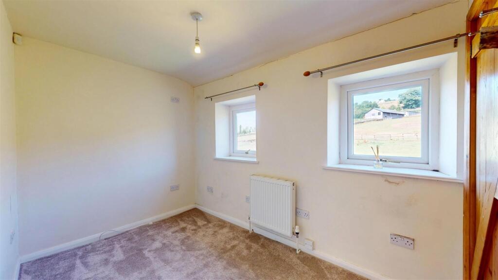 House in Calderdale, Harper Bower - More