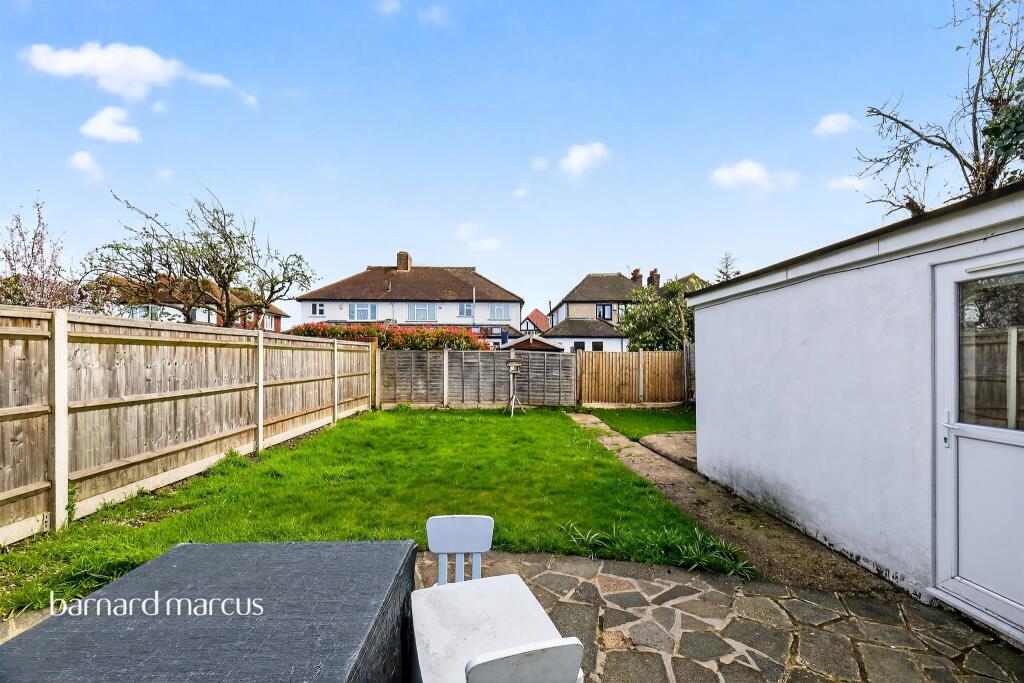 House in London, Royal Borough of Kingston upon Thames - View 3