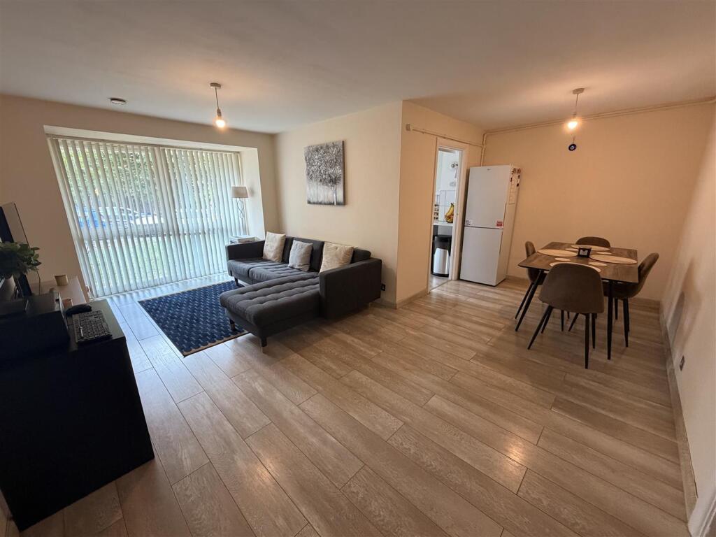 Main image of property: Avenue Road, Southgate, London