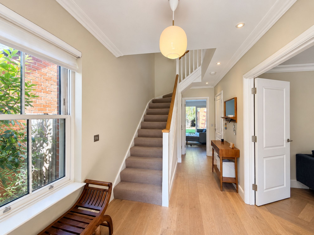 House in Croydon - More
