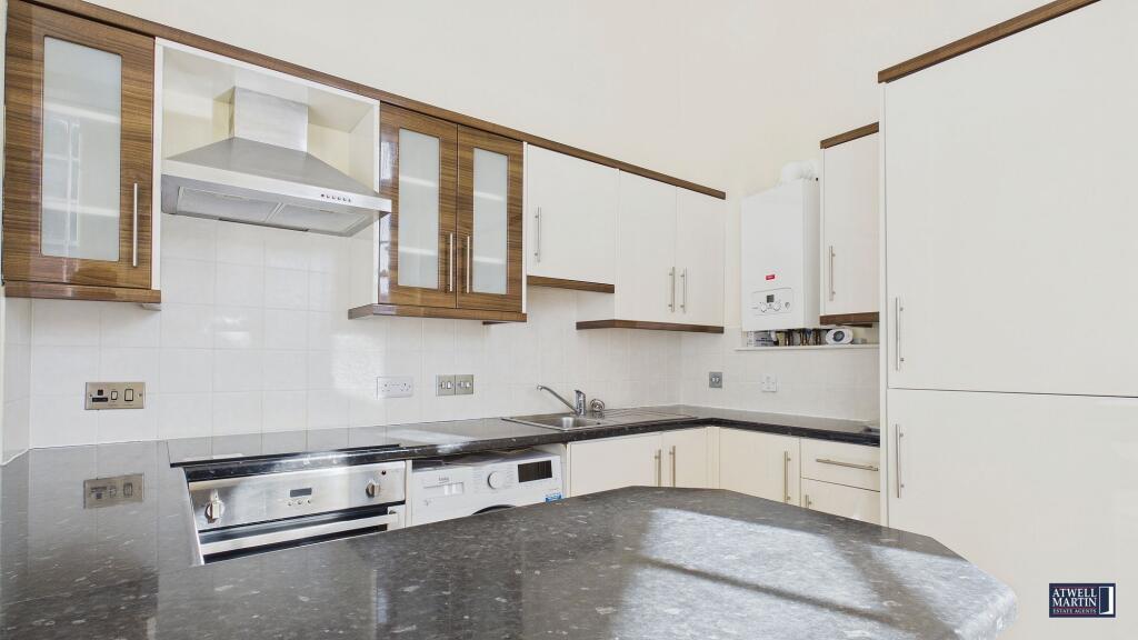 Apartment in Plymouth - More