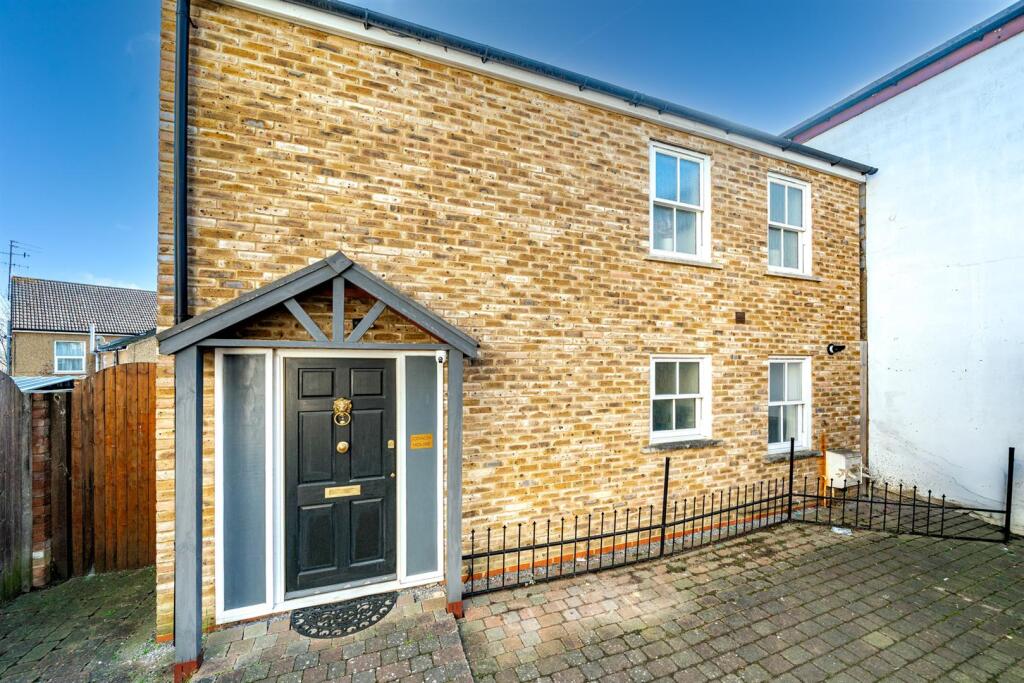 Main image of property: Queens Road, Watford