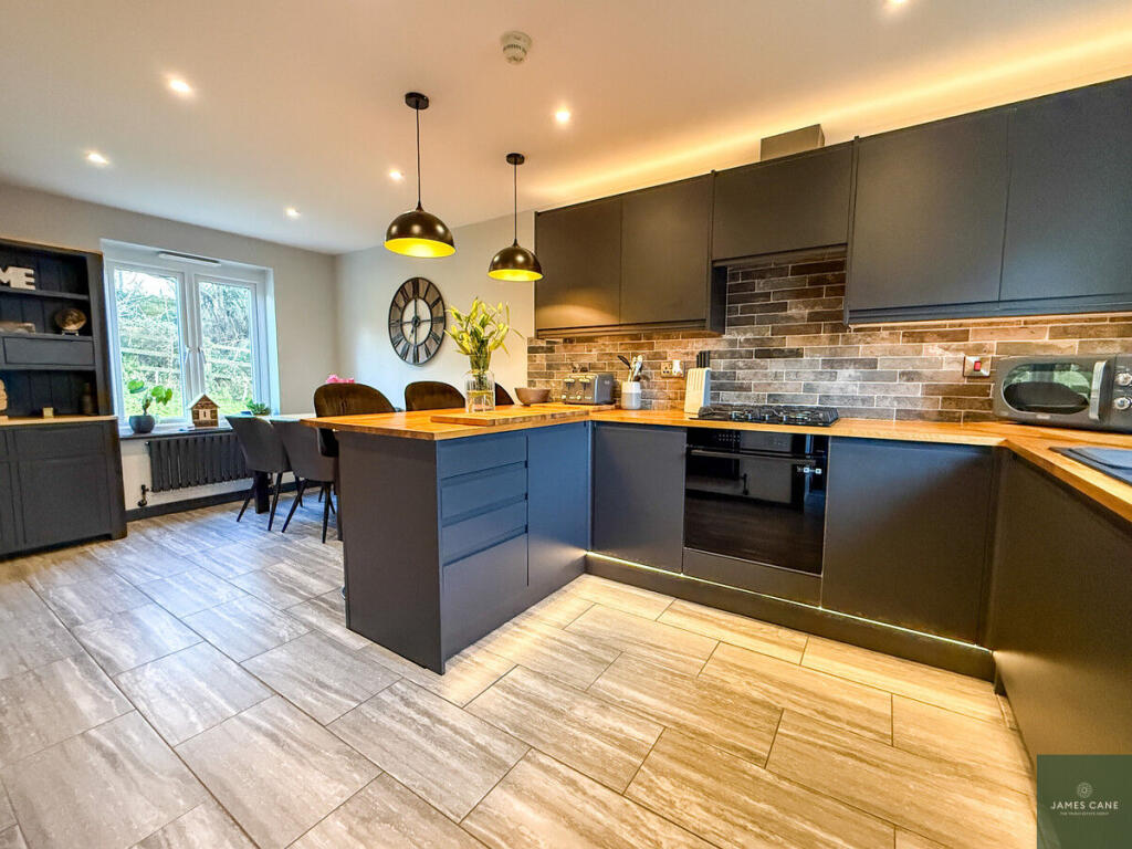 Main image of property: Gwarak An Warak, Truro, TR1