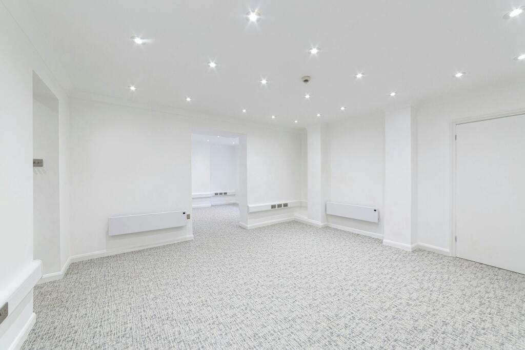 bedroom 4.jpg