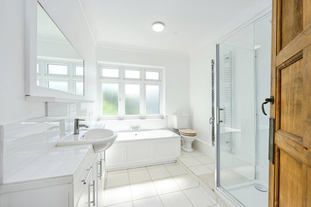 Ladbroke Road, Redhill, Surrey, RH1 - View 3