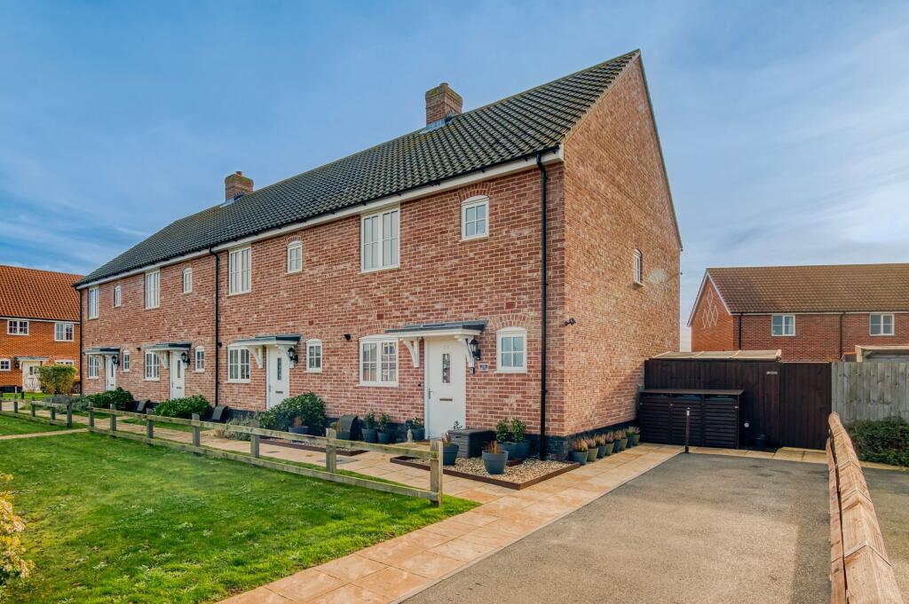 2-bed terraced on Red House Lane, Leiston, £103,500