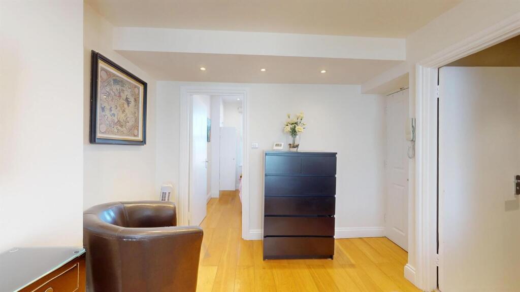Apartment in London, Walham Green, West Kensington - View 4
