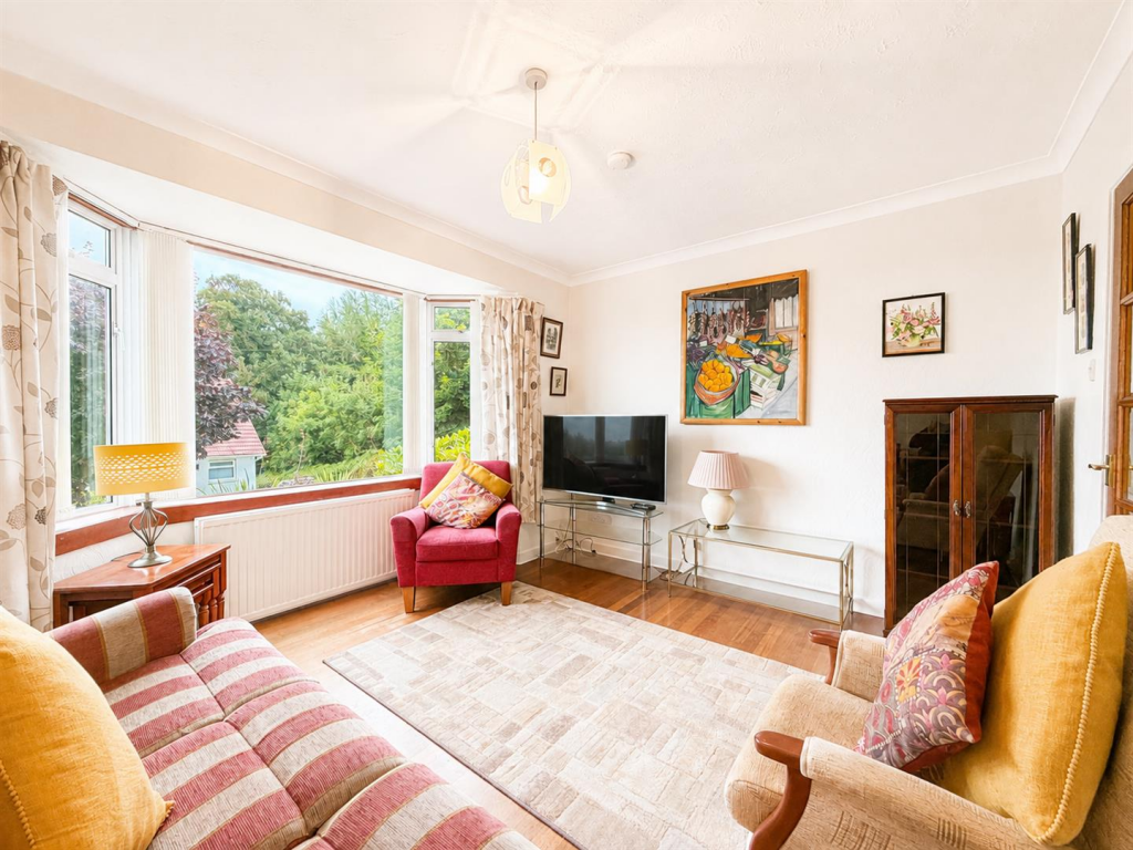 House in Hamilton, Barncluith, Silvertonhill - More