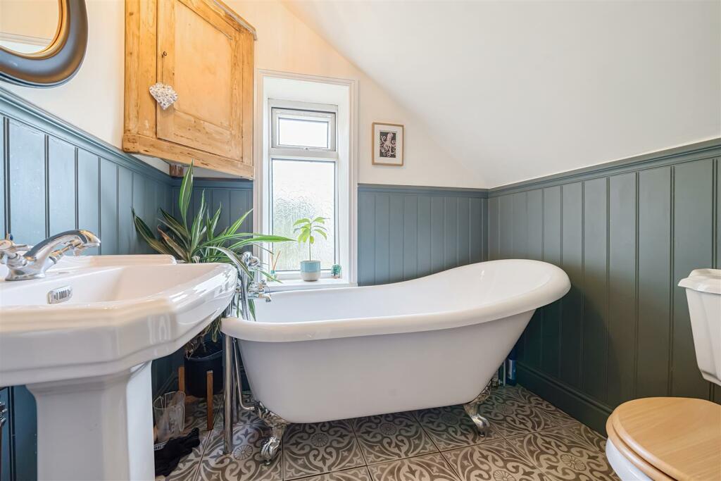 Westover, Calbourne, Newport - View 4