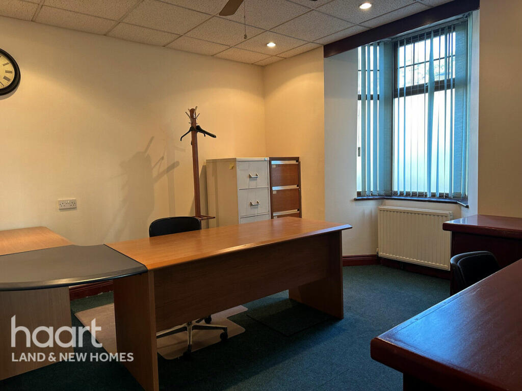 Main image of property: Hitchin Road, Luton LU2 0