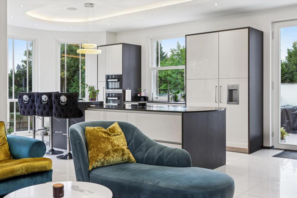 The Mount, Esher, Surrey, KT10 – pohled 5