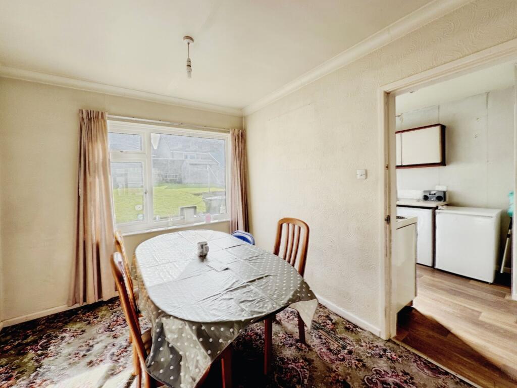 House in Wakefield - View 3