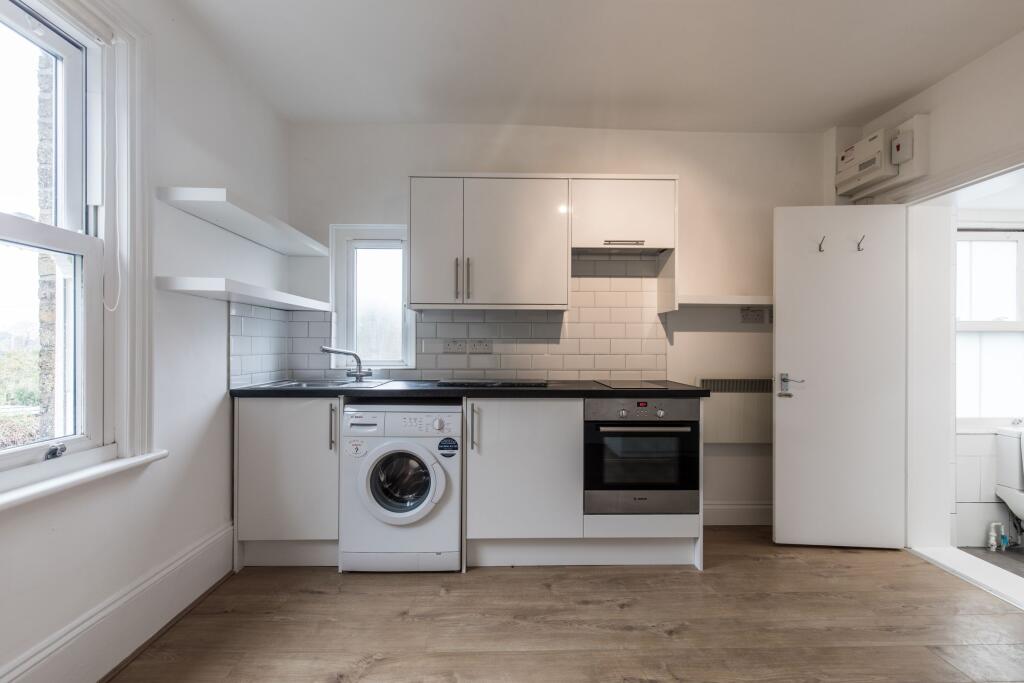 Main image of property: Flat 2 121 Uxbridge Road