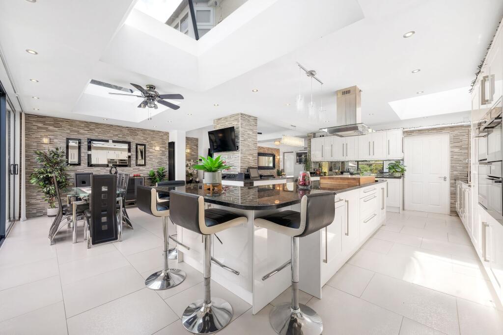 House in London - View 2