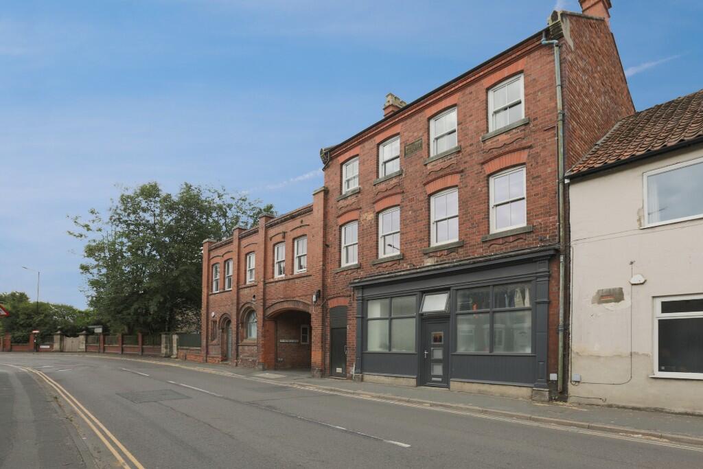 2-bed flat on Wold Street, Malton, YO17, £110,000