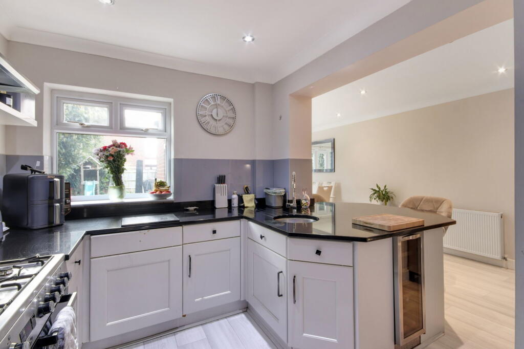 Norwood Lane, Meopham, Gravesend, Kent, DA13 0YB - View 6