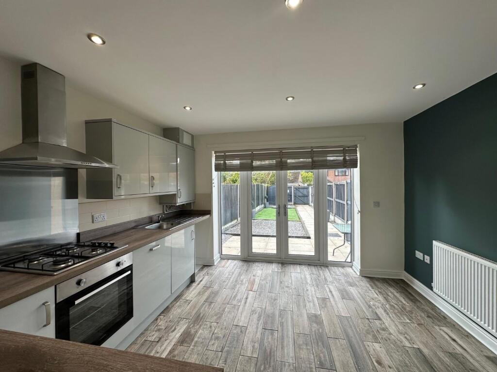 House in Stoke-on-Trent - View 4