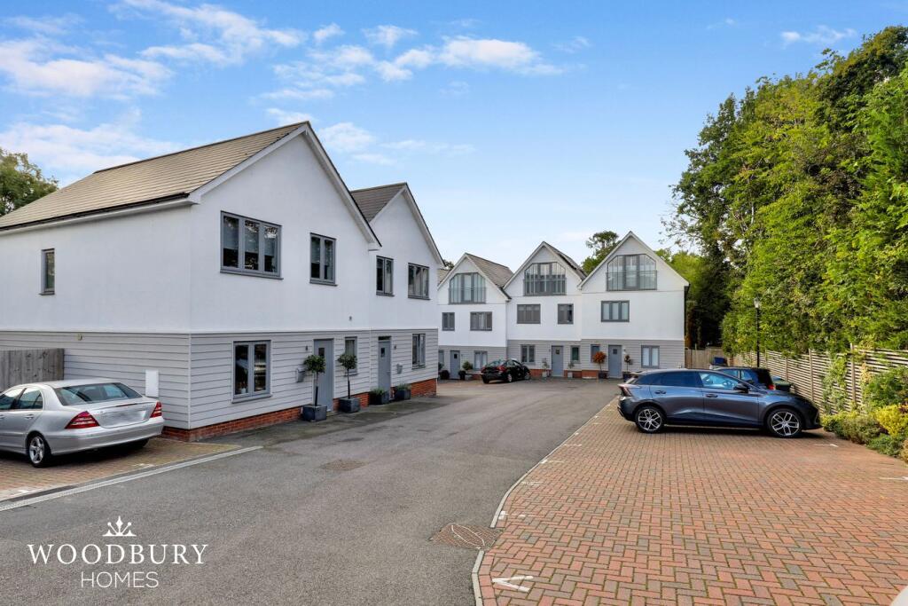 4-bed terraced on Trevelyan Gardens, Loughton, IG10, £750,000